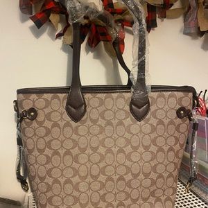 Fashion style tote bag w matching wallet